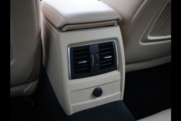 BMW 3 Serie Touring 330i AUT-8 M-Sport Pack Leder+Memory Harman&Kardon® Audio Adap.Cruise Apple Carplay Head-Up Navi 19" Virtual CockpitCame Lmv  Stoelverwarming DAB Elek.Achterklep Zwarte-Hemel Adaptieve Led Wifi Surround Camera Origineel Nederlandse Auto Zeer compleet! € 71.000 nieuwprijs !