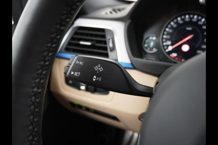 BMW 3 Serie Touring 330i AUT-8 M-Sport Pack Leder+Memory Harman&Kardon® Audio Adap.Cruise Apple Carplay Head-Up Navi 19" Virtual CockpitCame Lmv  Stoelverwarming DAB Elek.Achterklep Zwarte-Hemel Adaptieve Led Wifi Surround Camera Origineel Nederlandse Auto Zeer compleet! € 71.000 nieuwprijs !