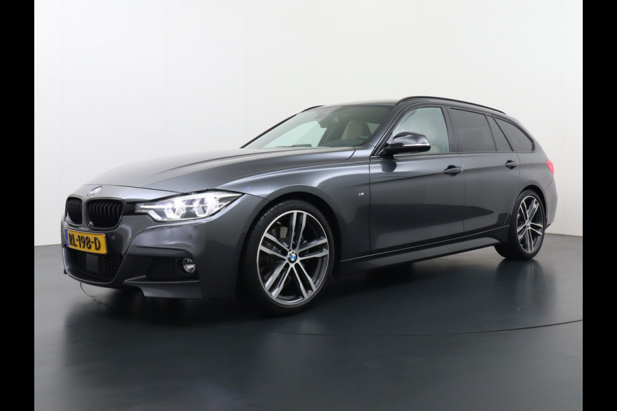 BMW 3 Serie Touring 330i AUT-8 M-Sport Pack Leder+Memory Harman&Kardon® Audio Adap.Cruise Apple Carplay Head-Up Navi 19" Virtual CockpitCame Lmv  Stoelverwarming DAB Elek.Achterklep Zwarte-Hemel Adaptieve Led Wifi Surround Camera Origineel Nederlandse Auto Zeer compleet! € 71.000 nieuwprijs !