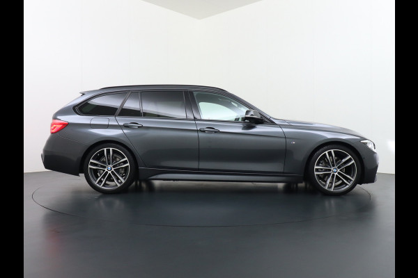 BMW 3 Serie Touring 330i AUT-8 M-Sport Pack Leder+Memory Harman&Kardon® Audio Adap.Cruise Apple Carplay Head-Up Navi 19" Virtual CockpitCame Lmv  Stoelverwarming DAB Elek.Achterklep Zwarte-Hemel Adaptieve Led Wifi Surround Camera Origineel Nederlandse Auto Zeer compleet! € 71.000 nieuwprijs !