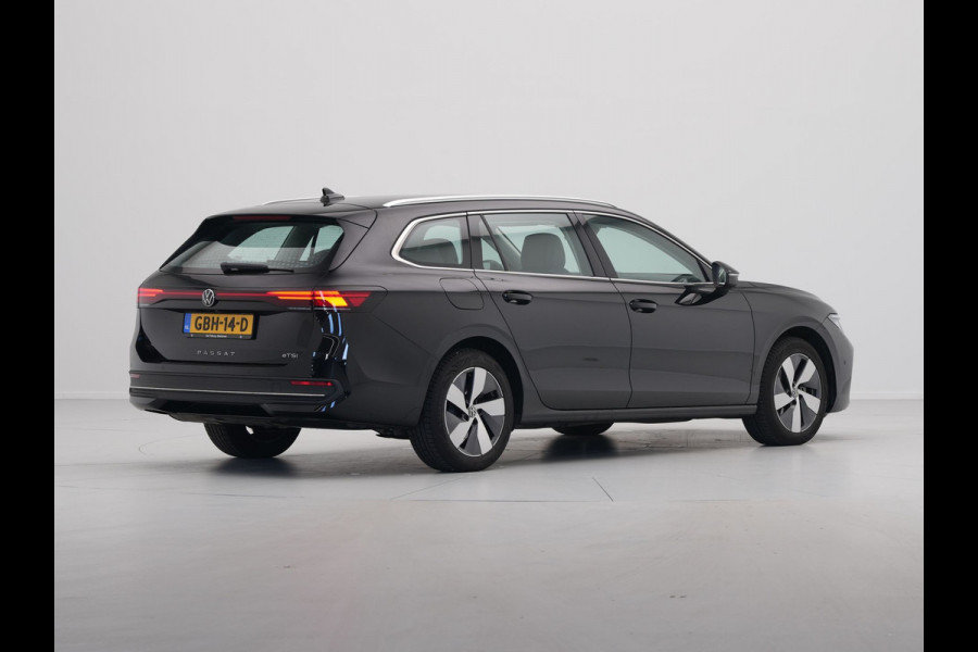 Volkswagen Passat Variant 1.5 eTSI 150pk Business Trekhaak Navigatie Camera Side Assist Acc ARGON 343