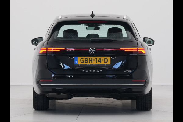 Volkswagen Passat Variant 1.5 eTSI 150pk Business Trekhaak Navigatie Camera Side Assist Acc ARGON 343