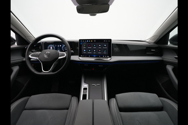 Volkswagen Passat Variant 1.5 eTSI 150pk Business Trekhaak Navigatie Camera Side Assist Acc ARGON 343