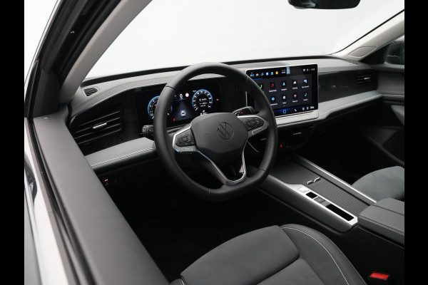 Volkswagen Passat Variant 1.5 eTSI 150pk Business Trekhaak Navigatie Camera Side Assist Acc ARGON 343