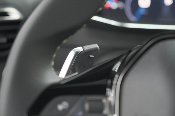 Peugeot 2008 Hybrid 145 e-DCS6 GT | Camera | Apple Carplay | Parkeersensoren
