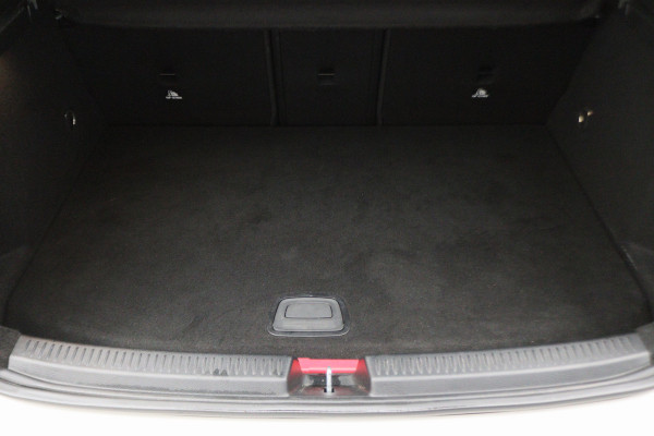 Mercedes-Benz A-Klasse 250 e Business Solution AMG Limited Camera, Sfeerverlichting, Apple Carplay, LED, Cruise, PDC