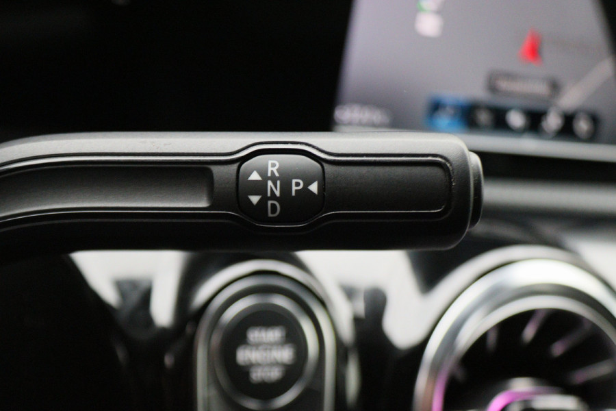 Mercedes-Benz A-Klasse 250 e Business Solution AMG Limited Camera, Sfeerverlichting, Apple Carplay, LED, Cruise, PDC