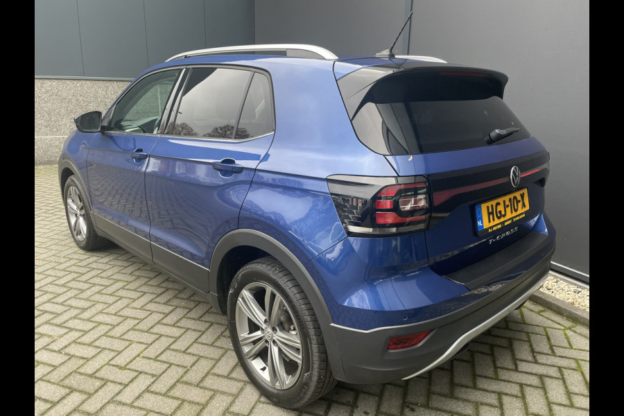 Volkswagen T-Cross Automaat 1.5 TSI Style Business R design automaat Airco - Cruise control - Parkeersensoren voor en achter - Navigatie - Dakrails - Bluetooth - Dodehoek detector - Stuur leder - Stuur multifunctioneel - Start/stop systeem - Radio - Licht metalen velgen 17 inch