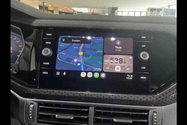 Volkswagen T-Cross Automaat 1.5 TSI Style Business R design automaat Airco - Cruise control - Parkeersensoren voor en achter - Navigatie - Dakrails - Bluetooth - Dodehoek detector - Stuur leder - Stuur multifunctioneel - Start/stop systeem - Radio - Licht metalen velgen 17 inch