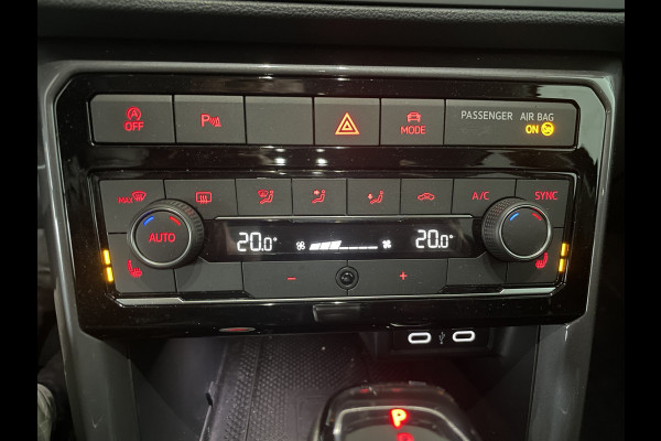 Volkswagen T-Cross Automaat 1.5 TSI Style Business R design automaat Airco - Cruise control - Parkeersensoren voor en achter - Navigatie - Dakrails - Bluetooth - Dodehoek detector - Stuur leder - Stuur multifunctioneel - Start/stop systeem - Radio - Licht metalen velgen 17 inch
