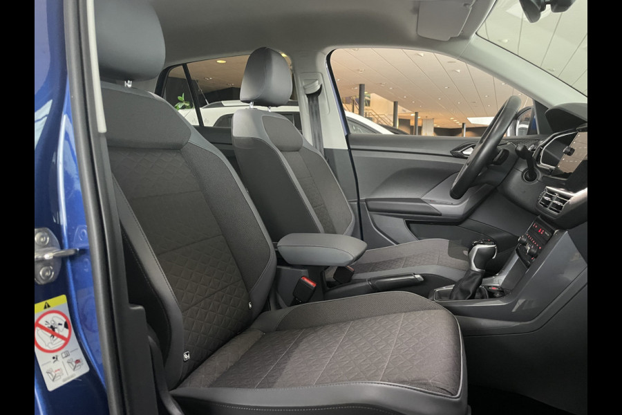 Volkswagen T-Cross Automaat 1.5 TSI Style Business R design automaat Airco - Cruise control - Parkeersensoren voor en achter - Navigatie - Dakrails - Bluetooth - Dodehoek detector - Stuur leder - Stuur multifunctioneel - Start/stop systeem - Radio - Licht metalen velgen 17 inch