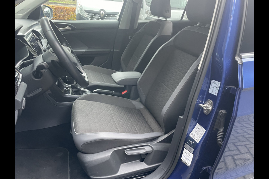 Volkswagen T-Cross Automaat 1.5 TSI Style Business R design automaat Airco - Cruise control - Parkeersensoren voor en achter - Navigatie - Dakrails - Bluetooth - Dodehoek detector - Stuur leder - Stuur multifunctioneel - Start/stop systeem - Radio - Licht metalen velgen 17 inch