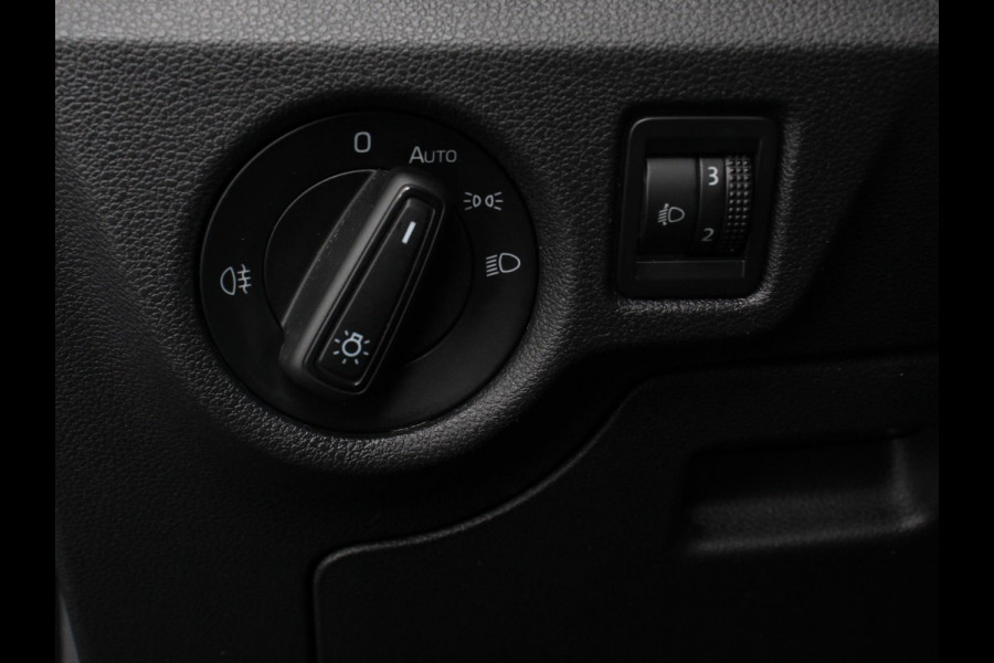 Škoda Kamiq 1.0 TSI 110pk DSG Style | Navigatie | Apple Carplay / Android auto | Parkeersensor achter | Cruise Control | Verwarmbare voorstoelen | Extra getint glas | Climate Control