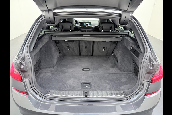 BMW 3 Serie Touring 320i M-SPORT| PANO| ADAP. CRUISE| NET GROOT ONDERHOUD GEHAD, RIJKLAAR| ELEK. ACHTERKLEP| CAMERA|