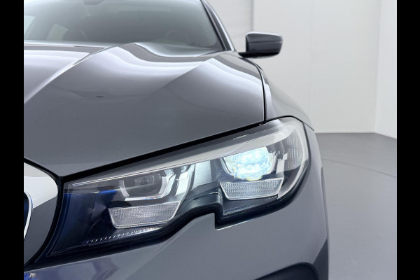 BMW 3 Serie Touring 320i M-SPORT| PANO| ADAP. CRUISE| NET GROOT ONDERHOUD GEHAD, RIJKLAAR| ELEK. ACHTERKLEP| CAMERA|