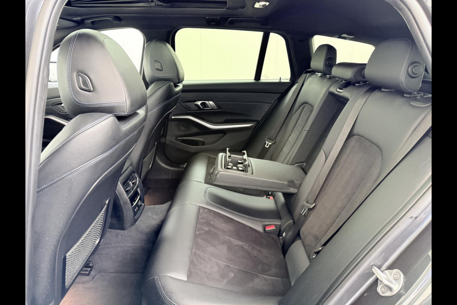 BMW 3 Serie Touring 320i M-SPORT| PANO| ADAP. CRUISE| NET GROOT ONDERHOUD GEHAD, RIJKLAAR| ELEK. ACHTERKLEP| CAMERA|
