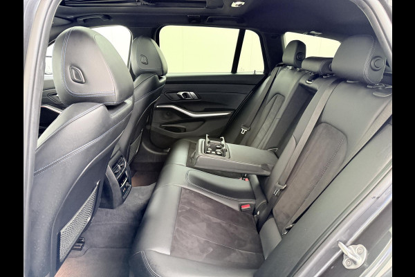 BMW 3 Serie Touring 320i M-SPORT| PANO| ADAP. CRUISE| NET GROOT ONDERHOUD GEHAD, RIJKLAAR| ELEK. ACHTERKLEP| CAMERA|