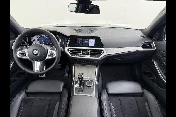 BMW 3 Serie Touring 320i M-SPORT| PANO| ADAP. CRUISE| NET GROOT ONDERHOUD GEHAD, RIJKLAAR| ELEK. ACHTERKLEP| CAMERA|