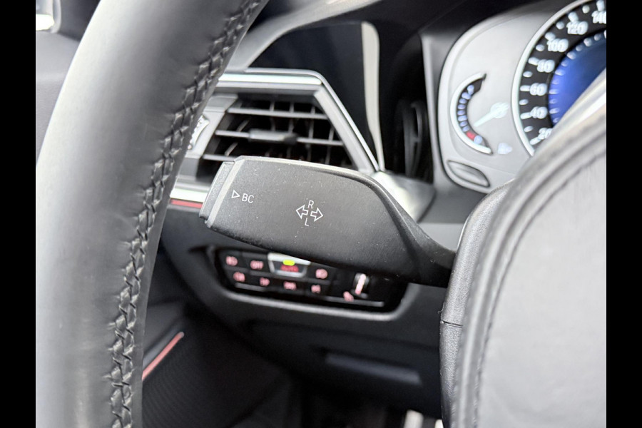 BMW 3 Serie Touring 320i M-SPORT| PANO| ADAP. CRUISE| NET GROOT ONDERHOUD GEHAD, RIJKLAAR| ELEK. ACHTERKLEP| CAMERA|