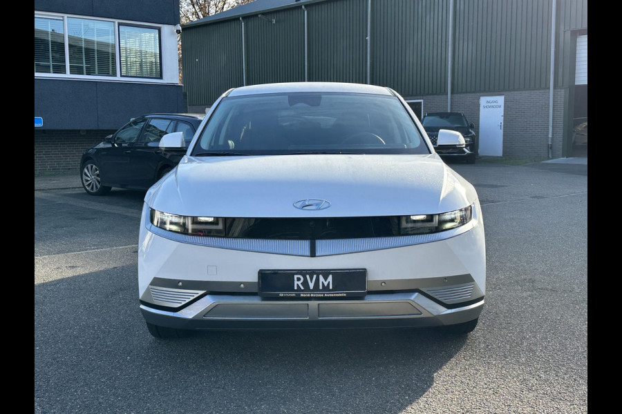 Hyundai IONIQ 5 Lounge AWD 77.4 kWh SOH 100% RIJKLAAR! | FABRIEKSGARANTIE HYUNDAI TOT 10-2028| |STOELVERWARMING + VENTILATIE| DEALER OH. |ELEK. ACHTERKLEP| BOSE AUDIO| VOL OPTIES| ACHTERBANK VERWARMD| HEAD-UP