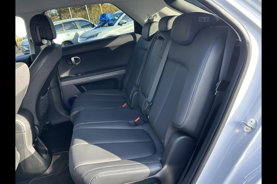 Hyundai IONIQ 5 Lounge AWD 77.4 kWh SOH 100% RIJKLAAR! | FABRIEKSGARANTIE HYUNDAI TOT 10-2028| |STOELVERWARMING + VENTILATIE| DEALER OH. |ELEK. ACHTERKLEP| BOSE AUDIO| VOL OPTIES| ACHTERBANK VERWARMD| HEAD-UP