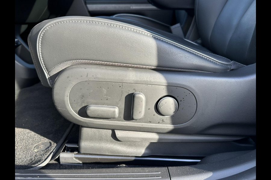 Hyundai IONIQ 5 Lounge AWD 77.4 kWh SOH 100% RIJKLAAR! | FABRIEKSGARANTIE HYUNDAI TOT 10-2028| |STOELVERWARMING + VENTILATIE| DEALER OH. |ELEK. ACHTERKLEP| BOSE AUDIO| VOL OPTIES| ACHTERBANK VERWARMD| HEAD-UP