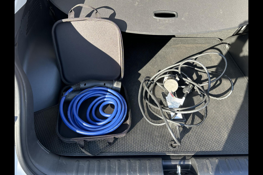 Hyundai IONIQ 5 Lounge AWD 77.4 kWh SOH 100% RIJKLAAR! | FABRIEKSGARANTIE HYUNDAI TOT 10-2028| |STOELVERWARMING + VENTILATIE| DEALER OH. |ELEK. ACHTERKLEP| BOSE AUDIO| VOL OPTIES| ACHTERBANK VERWARMD| HEAD-UP