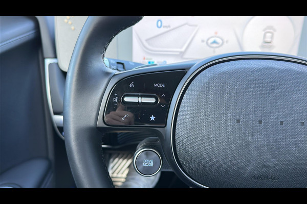 Hyundai IONIQ 5 Lounge AWD 77.4 kWh SOH 100% RIJKLAAR! | FABRIEKSGARANTIE HYUNDAI TOT 10-2028| |STOELVERWARMING + VENTILATIE| DEALER OH. |ELEK. ACHTERKLEP| BOSE AUDIO| VOL OPTIES| ACHTERBANK VERWARMD| HEAD-UP