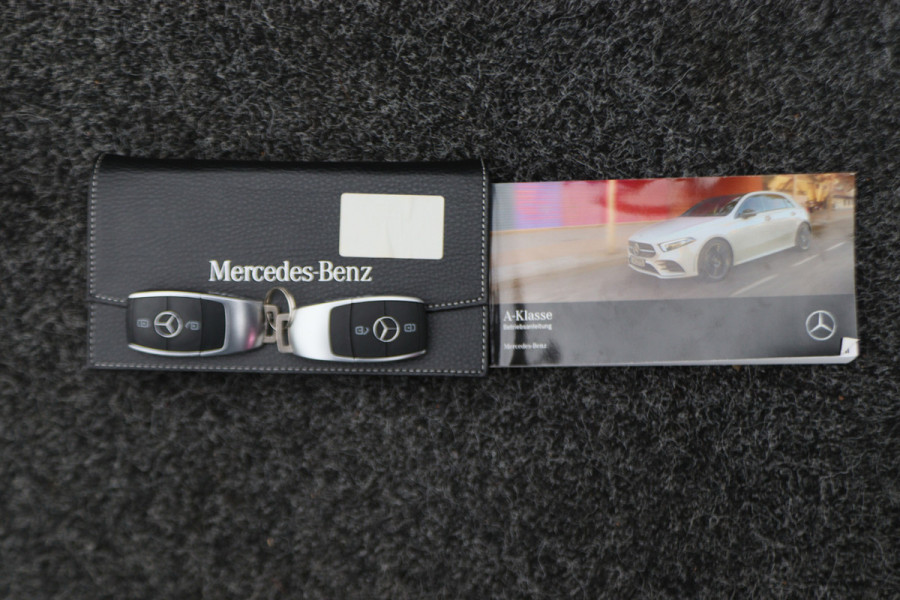 Mercedes-Benz A-Klasse 250 e Business Solution AMG Limited Camera, Sfeerverlichting, Apple Carplay, LED, Cruise, PDC