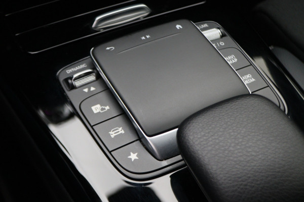Mercedes-Benz A-Klasse 250 e Business Solution AMG Limited Camera, Sfeerverlichting, Apple Carplay, LED, Cruise, PDC
