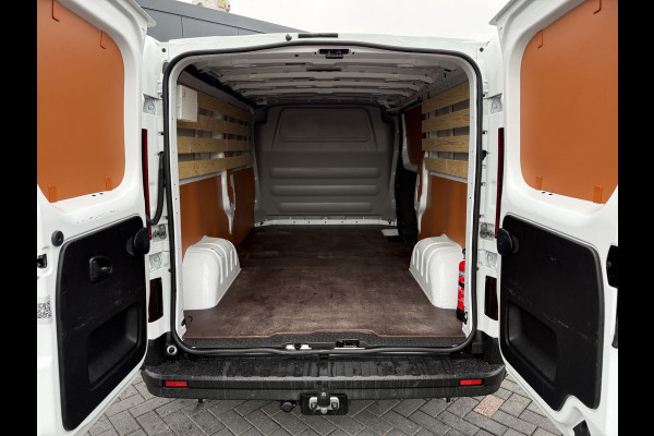 Renault Trafic 2.0 dCi 110 PK / L2H1 / 1e EIG. / TREKHAAK / AIRCO / CRUISE / CARPLAY / 3-ZITS / LED