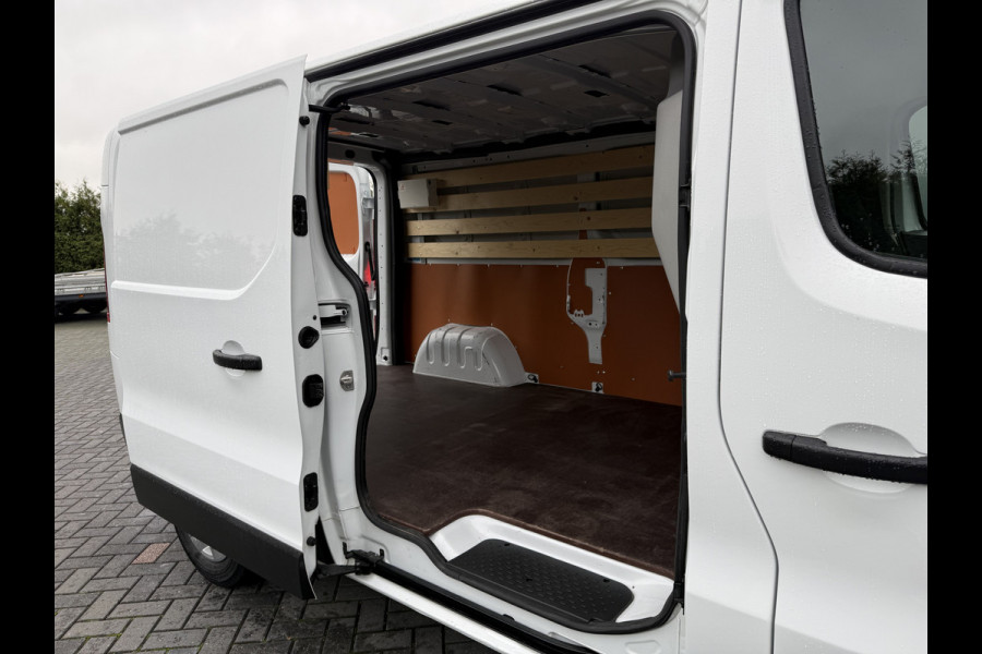 Renault Trafic 2.0 dCi 110 PK / L2H1 / 1e EIG. / TREKHAAK / AIRCO / CRUISE / CARPLAY / 3-ZITS / LED