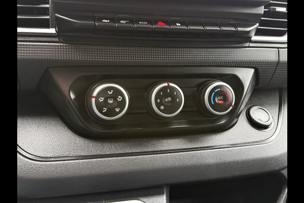 Renault Trafic 2.0 dCi 110 PK / L2H1 / 1e EIG. / TREKHAAK / AIRCO / CRUISE / CARPLAY / 3-ZITS / LED