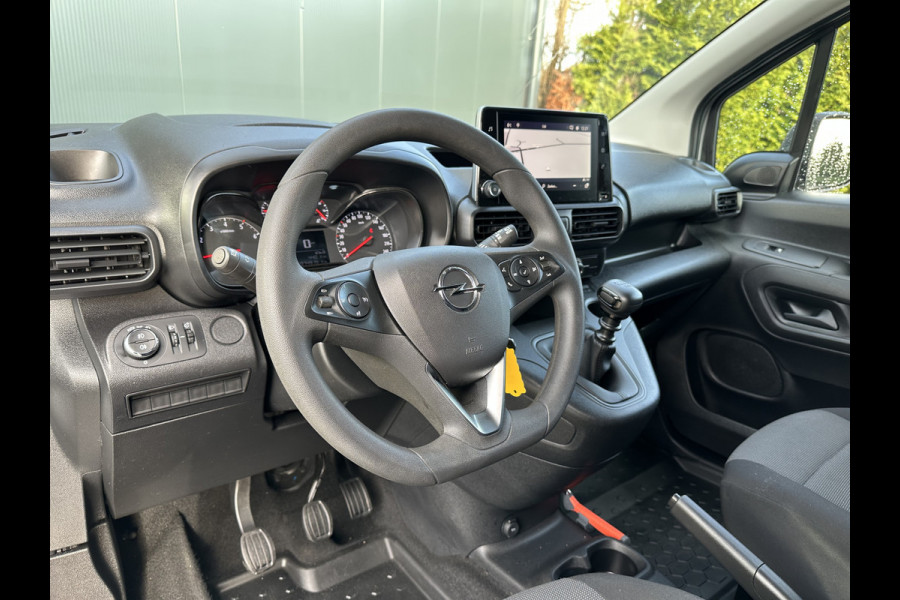 Opel Combo 1.5D 102 PK / L2H1 / 1e EIG. / CAMERA / BLIND SPOT / CRUISE / AIRCO / NAVI / CARPLAY