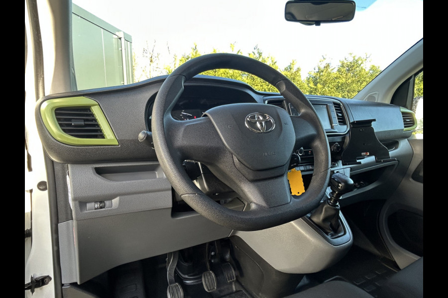Toyota ProAce Worker 2.0 D-4D 145 PK / L2H1 / 1e EIGENAAR / 51.767 KM !! / 3-ZITS / AIRCO / CRUISE / APPLE CARPLAY / PDC