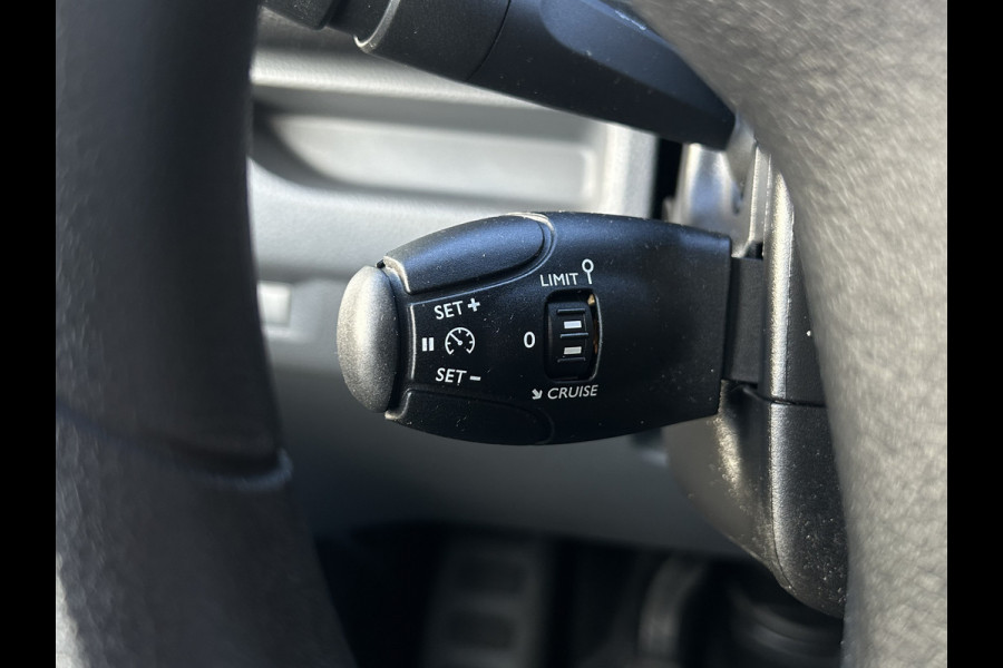 Toyota ProAce Worker 2.0 D-4D 145 PK / L2H1 / 1e EIGENAAR / 51.767 KM !! / 3-ZITS / AIRCO / CRUISE / APPLE CARPLAY / PDC