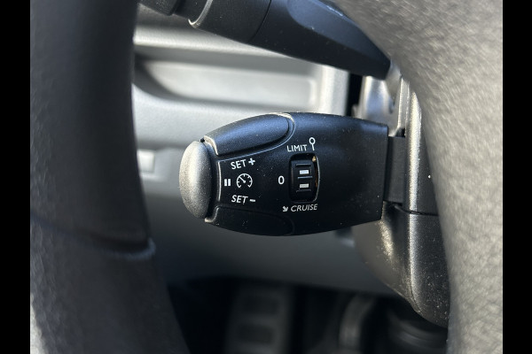 Toyota ProAce Worker 2.0 D-4D 145 PK / L2H1 / 1e EIGENAAR / 51.767 KM !! / 3-ZITS / AIRCO / CRUISE / APPLE CARPLAY / PDC