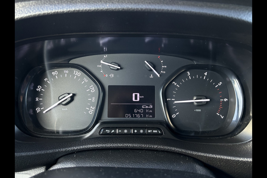 Toyota ProAce Worker 2.0 D-4D 145 PK / L2H1 / 1e EIGENAAR / 51.767 KM !! / 3-ZITS / AIRCO / CRUISE / APPLE CARPLAY / PDC