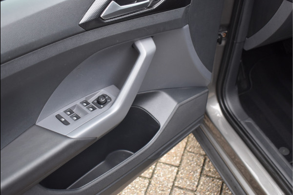 Volkswagen T-Cross 1.0 TSI R-Line DSG Navi Apple Carplay Virtual Full Led ACC