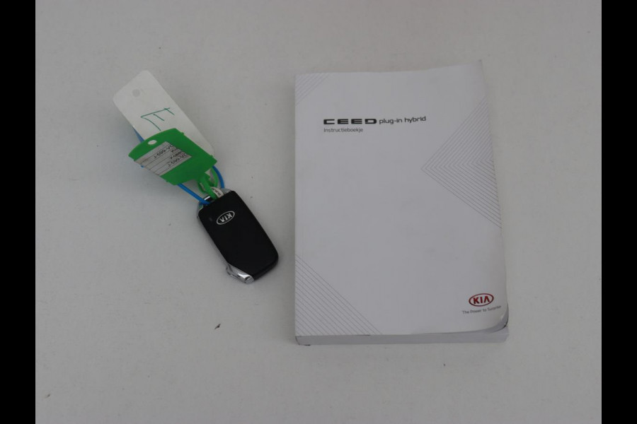 Kia Xceed 1.6 GDi PHEV ExecutiveLine | Panoramadak | Stoelventilatie | Leder | Adaptive cruise | Camera | Memory | Achterbankverwarming | Full LED | Keyless | Stuurverwarming | Navigatie | Plug In