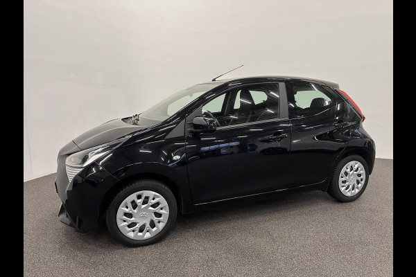 Toyota Aygo 1.0 VVT-i x-play Airco Navigatie Apple Carplay/Android Auto Camera Achter