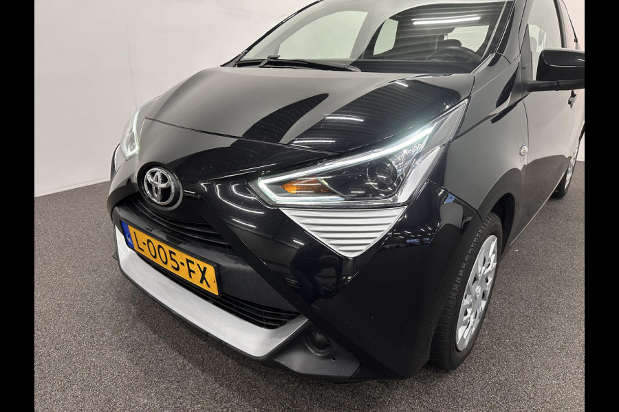 Toyota Aygo 1.0 VVT-i x-play Airco Navigatie Apple Carplay/Android Auto Camera Achter