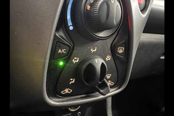 Toyota Aygo 1.0 VVT-i x-play Airco Navigatie Apple Carplay/Android Auto Camera Achter