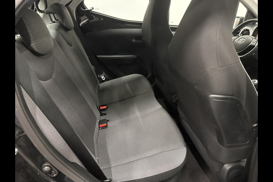 Toyota Aygo 1.0 VVT-i x-play Airco Navigatie Apple Carplay/Android Auto Camera Achter