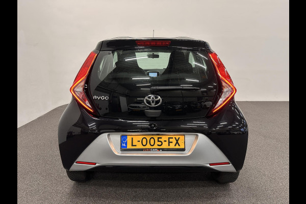 Toyota Aygo 1.0 VVT-i x-play Airco Navigatie Apple Carplay/Android Auto Camera Achter
