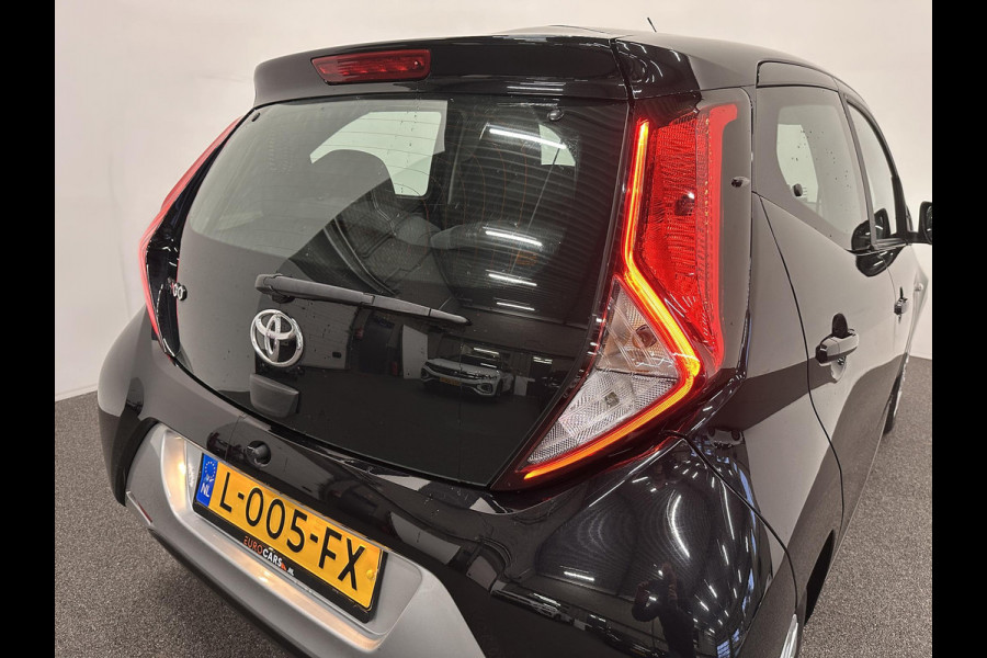 Toyota Aygo 1.0 VVT-i x-play Airco Navigatie Apple Carplay/Android Auto Camera Achter