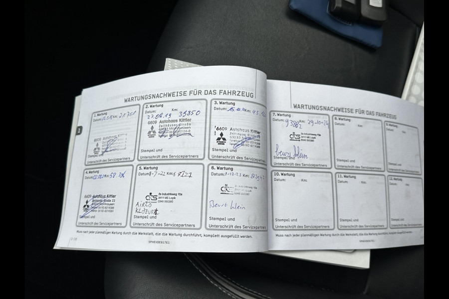 Mitsubishi Outlander 2.0 PHEV Prestige+ VEEL OPTIES!| ELEK. STOEL| ELEK. ACHTERKLEP| STOEL/STUURVERWARMING | AFNEEMBARE TREKHAAK | PANO DAK | ACHTERUITRIJ CAMERA |