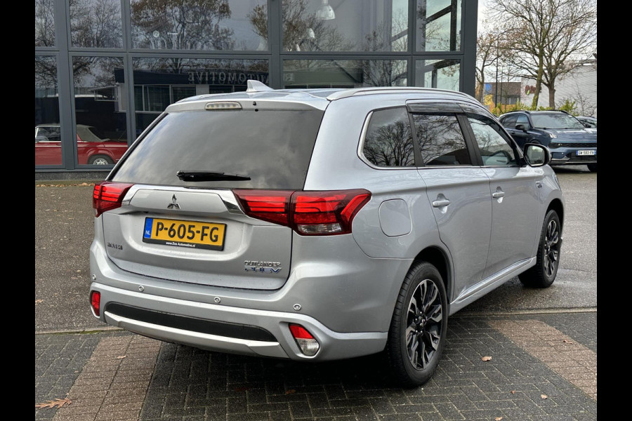 Mitsubishi Outlander 2.0 PHEV Prestige+ VEEL OPTIES!| ELEK. STOEL| ELEK. ACHTERKLEP| STOEL/STUURVERWARMING | AFNEEMBARE TREKHAAK | PANO DAK | ACHTERUITRIJ CAMERA |