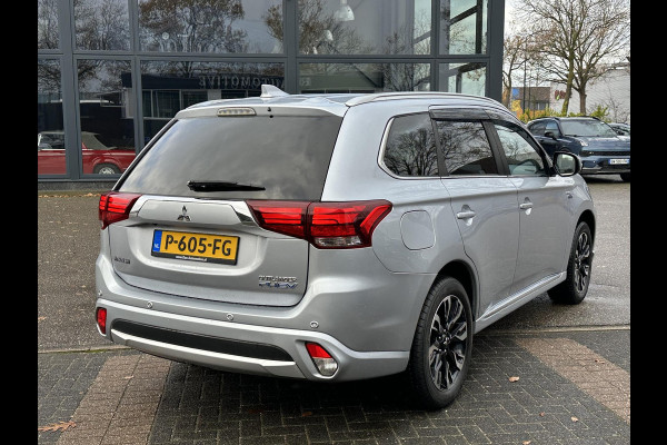Mitsubishi Outlander 2.0 PHEV Prestige+ VEEL OPTIES!| ELEK. STOEL| ELEK. ACHTERKLEP| STOEL/STUURVERWARMING | AFNEEMBARE TREKHAAK | PANO DAK | ACHTERUITRIJ CAMERA |