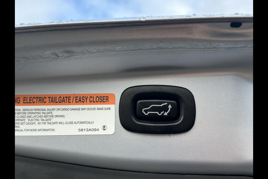 Mitsubishi Outlander 2.0 PHEV Prestige+ VEEL OPTIES!| ELEK. STOEL| ELEK. ACHTERKLEP| STOEL/STUURVERWARMING | AFNEEMBARE TREKHAAK | PANO DAK | ACHTERUITRIJ CAMERA |